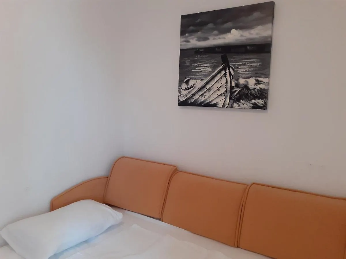 Apartment Conty With Terrace And Garden Malinska 0*,