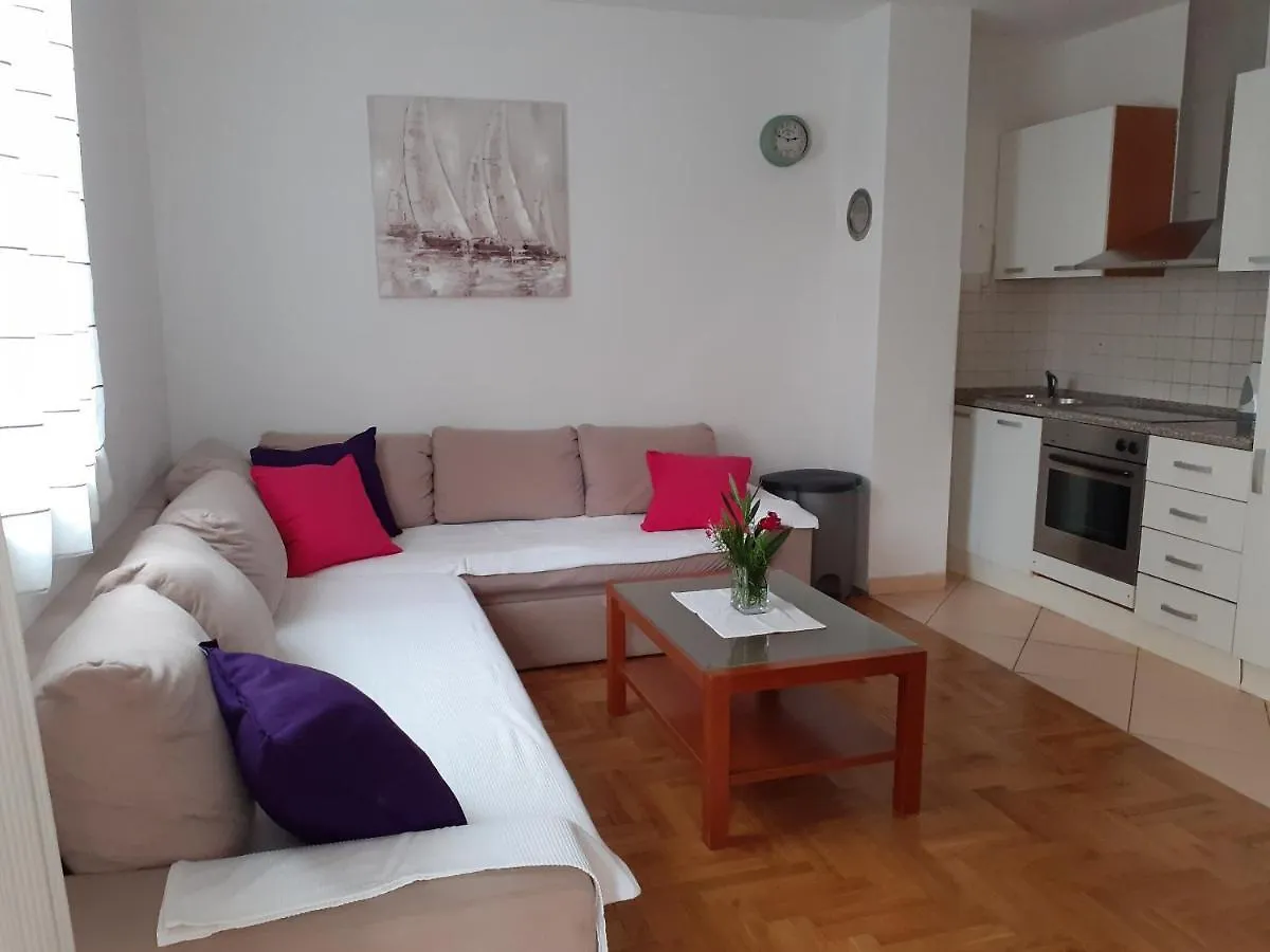 Apartment Conty With Terrace And Garden Малинска
