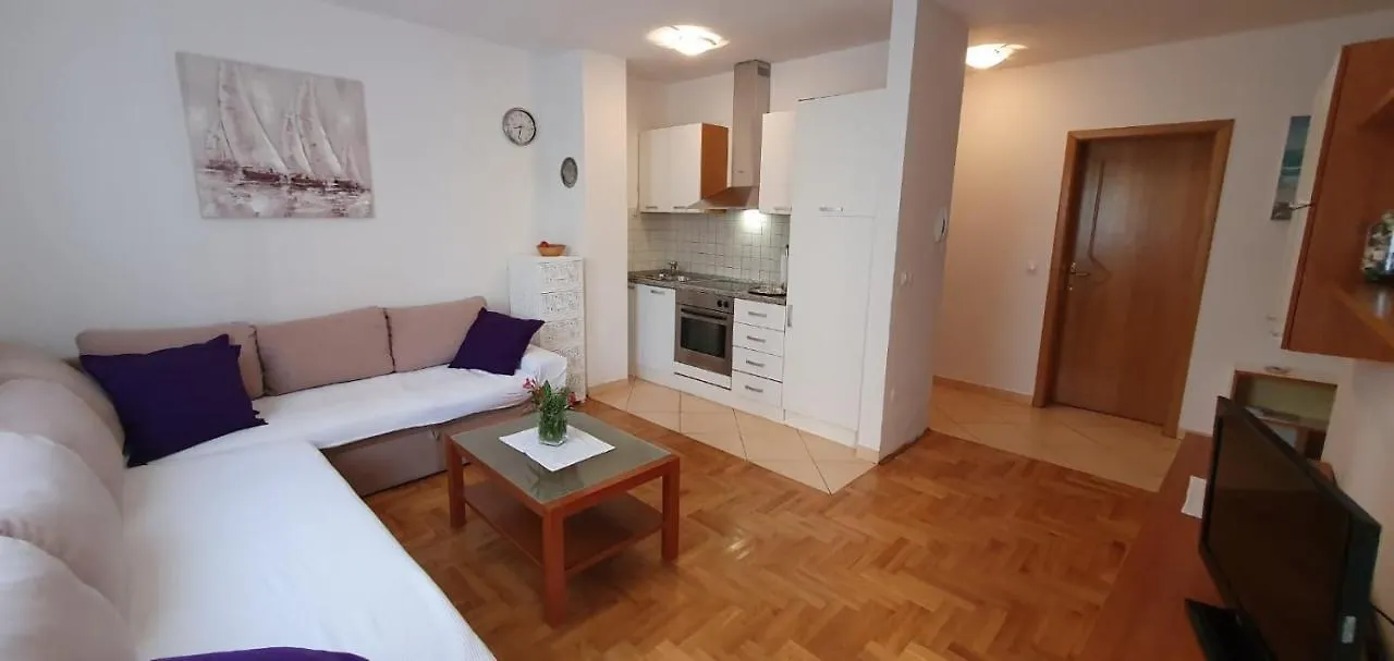 Apartment Conty With Terrace And Garden Малинска