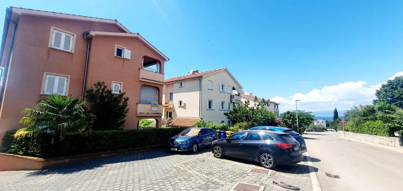 Apartment Conty With Terrace And Garden Малинска